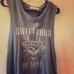 Distressed Graphic Tee!